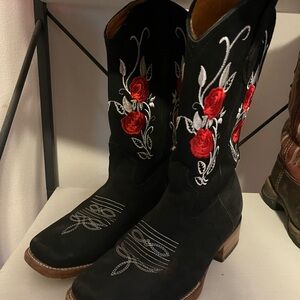 Black Cowboy Boots with Red Roses